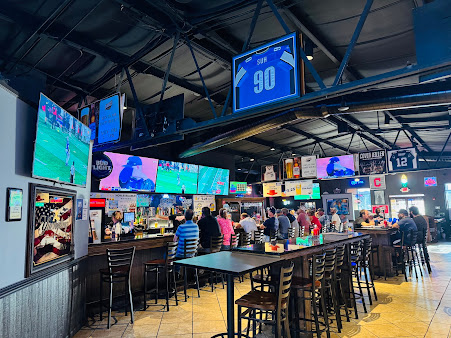 Photo Jerseys Gameday Grill - 3