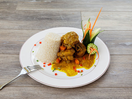 Photo Kool Breeze Jamerican Cuisine Restaurant - 9