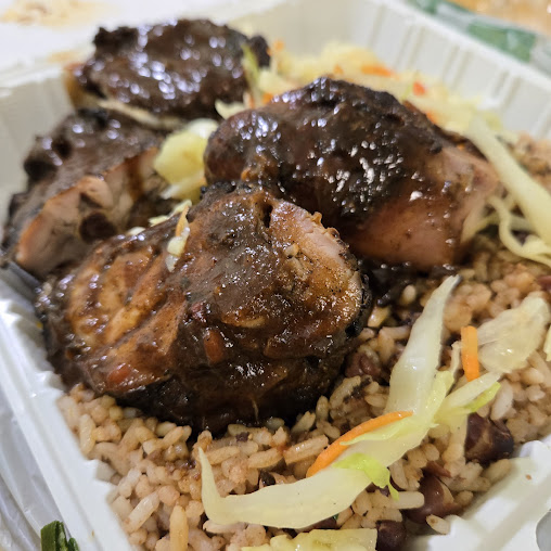 Photo Kool Breeze Jamerican Cuisine Restaurant - 3