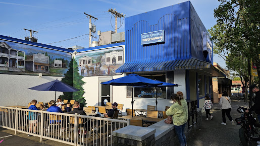 Photo Lake Oswego Ice Creamery And Restaurant - 3
