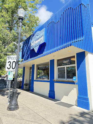 Photo Lake Oswego Ice Creamery And Restaurant - 7