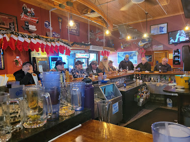 Photo Lakes Sports Bar Grill - 19
