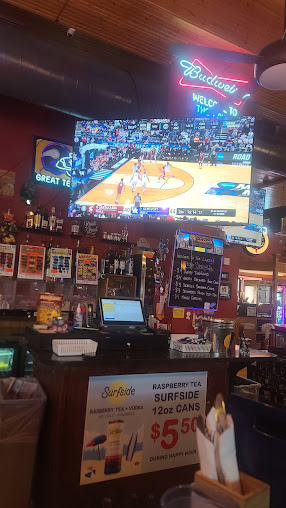 Photo Lakes Sports Bar Grill - 4