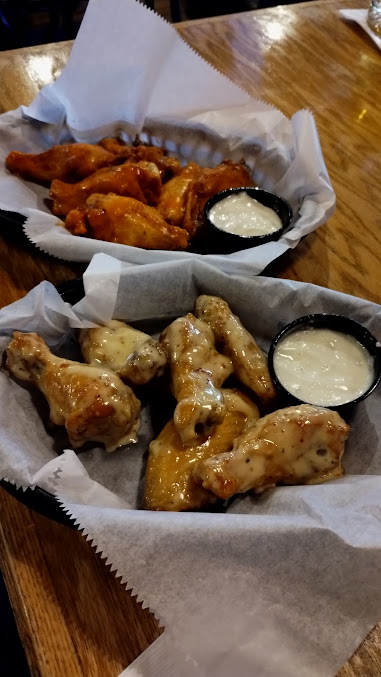 Photo Lakes Sports Bar Grill - 5