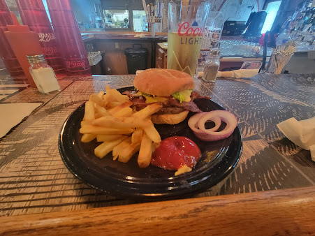 Photo Landmark Bar Grill - 15