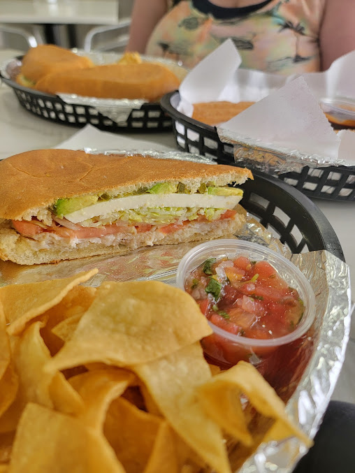Photo Las Tortugas Deli Mexicana - 3