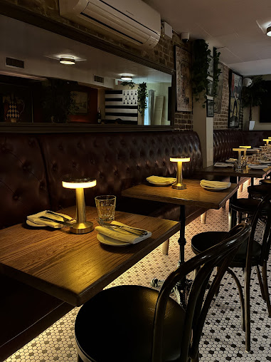 Photo Le Tout Va Bien - French Restaurant - 1