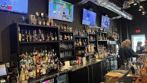 Photo Live Edge Bar Grill - 19
