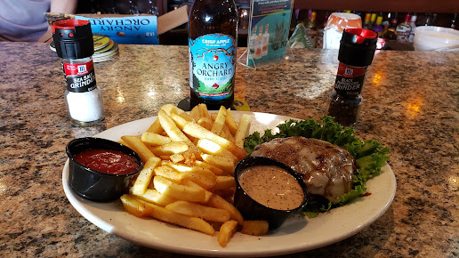 Photo Local Tavern Willoughby Hills - 15