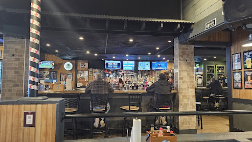 Photo Locked & Loaded Bar And Grill - 4