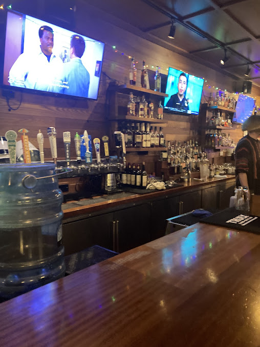 Photo Lolas A Neighborhood Bar - 10