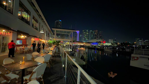 Photo Lombardis Miami Italian Restaurant - 7