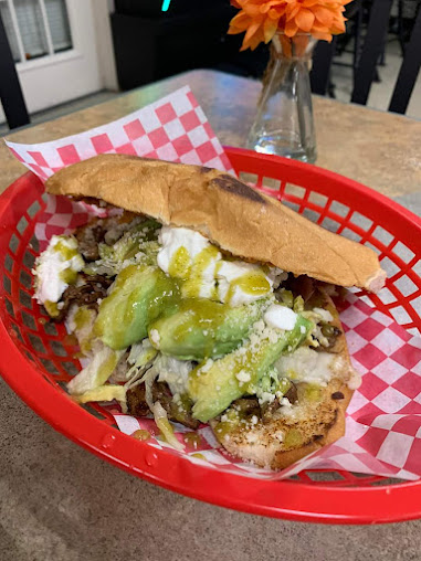 Photo Los Olivos Hot Food And Market - 19