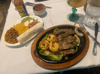 Photo Los Primos Latin American Cuisine - 11