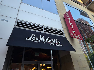 Photo Lou Malnati's Pizzeria - 7