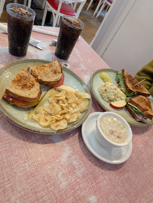 Photo Main Street Ice Cream Parlor - 9