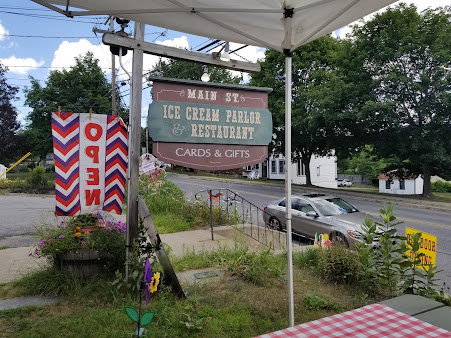 Photo Main Street Ice Cream Parlor - 18