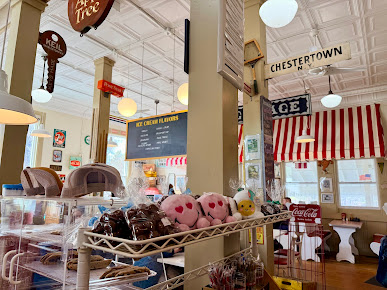 Photo Main Street Ice Cream Parlor - 3