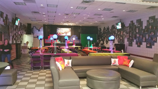 Photo Michael’s Grill & Salad Bar - 16