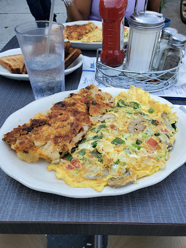 Photo Mike's Diner Of Brooklyn - 18
