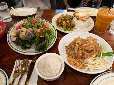 Photo Mitr Thai Restaurant - 2