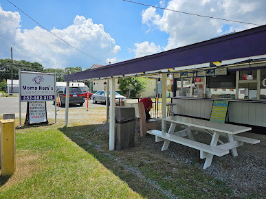 Photo Moma Nem's Legacy Grill - 3