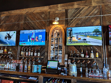 Photo Mulligans Arcade & Tavern - 17