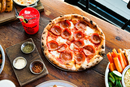 Photo Parlor Pizza Bar Wicker Park - 1