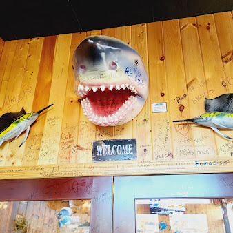 Photo Pier 17 Cajun Seafood Restaurant Bar - 12