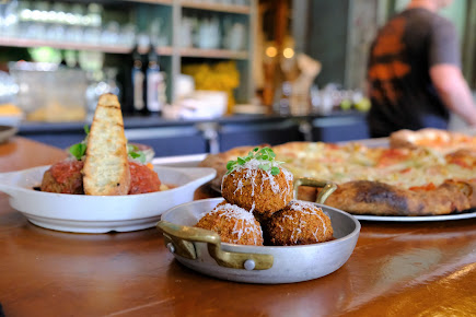Photo Robert's Pizza And Dough Company - 4