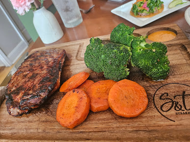 Photo S & T Steakhouse - 3