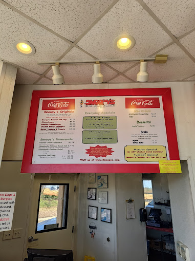 Menu Snoopy's Hot Dogs & More - 21
