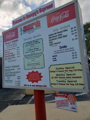 Menu Snoopy's Hot Dogs & More - 24
