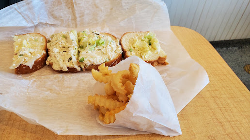 Photo Snoopy's Hot Dogs & More - 1