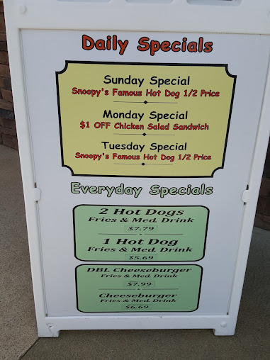 Photo Snoopy's Hot Dogs & More - 11