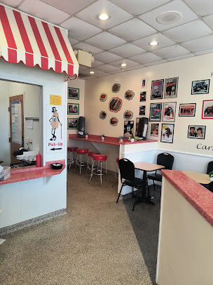 Photo Snoopy's Hot Dogs & More - 16