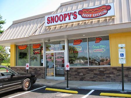 Photo Snoopy's Hot Dogs & More - 19