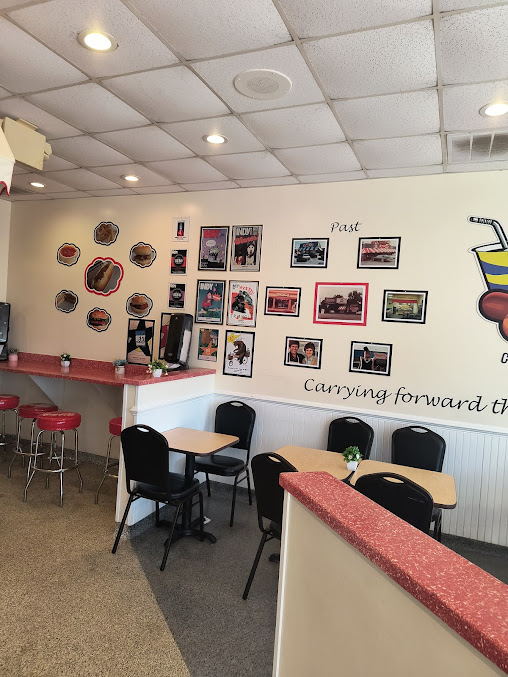Photo Snoopy's Hot Dogs & More - 4