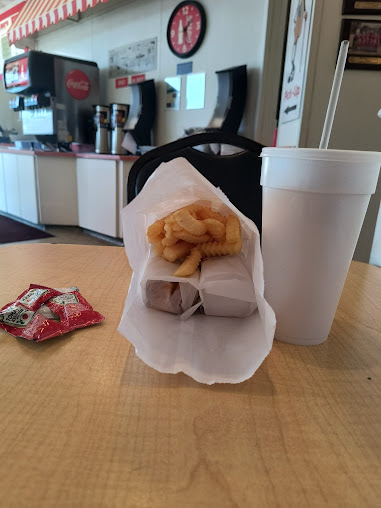 Photo Snoopy's Hot Dogs & More - 8