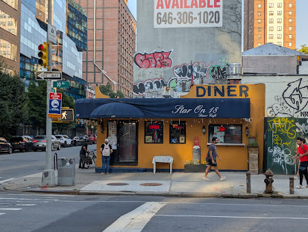 Photo Star On 18 Diner Cafe - 17