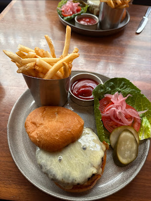 Photo State Grill And Bar - 5