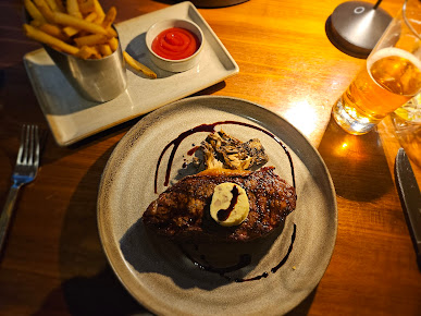 Photo State Grill And Bar - 8