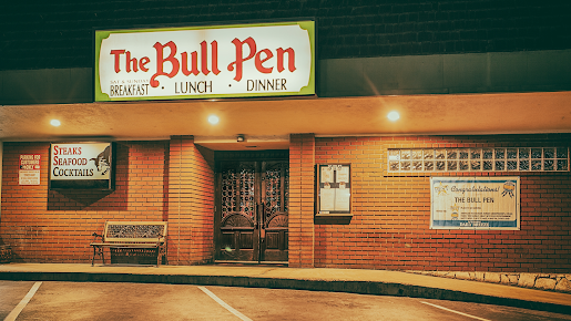 Photo The Bull Pen - 0