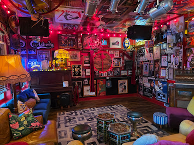 Photo The Red Bar - 3