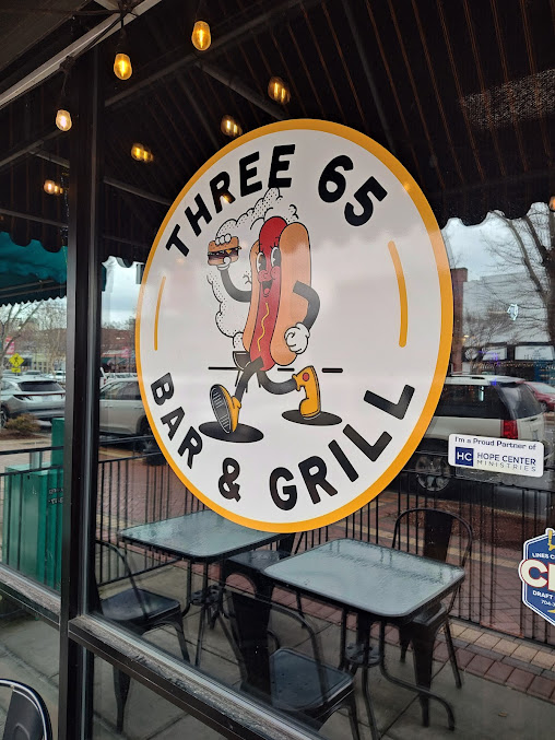 Photo Three65 Bar & Grill - 12