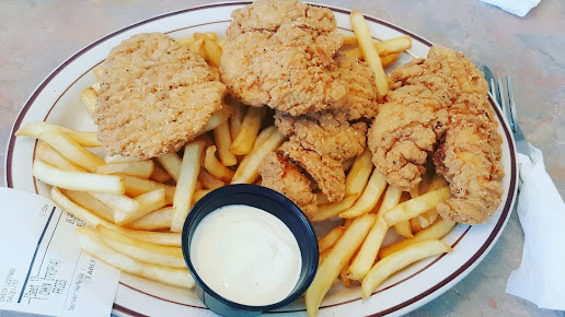 Photo Toms Famous Family Restaurant - 15