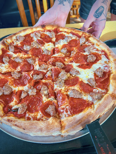 Photo Totos Pizzeria Restaurant San Bruno - 3