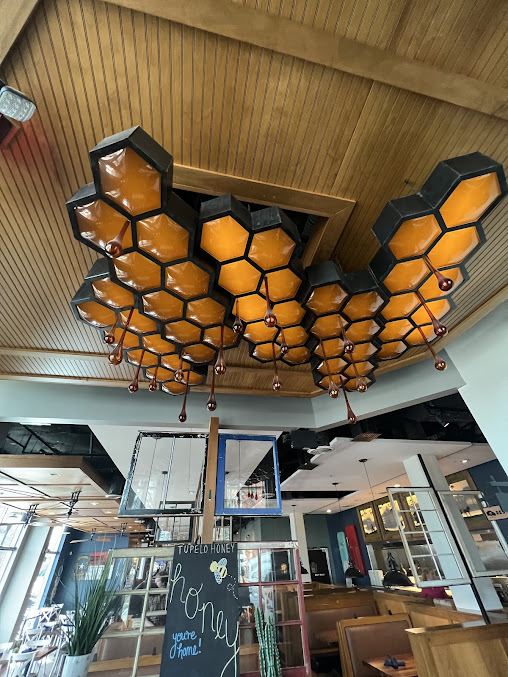 Photo Tupelo Honey Southern Kitchen & Bar - 18
