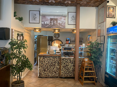 Photo Tutt Heights Cafe - 16