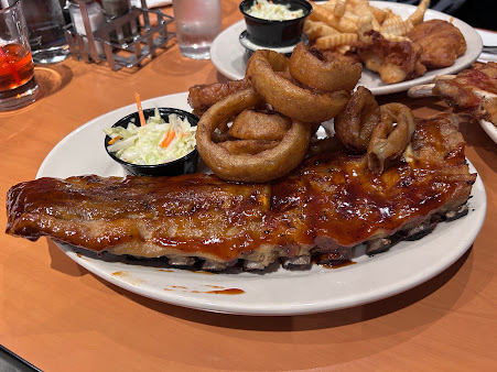 Photo Twin Anchors Restaurant & Tavern - 1